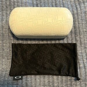 Oakley Black Pouch with White Case